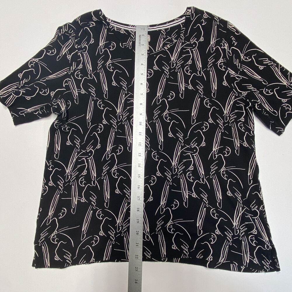 Chico’s Size 2 Large Supima Cotton V-Neck Top Black White Parrot Bird Print - Picture 9 of 10